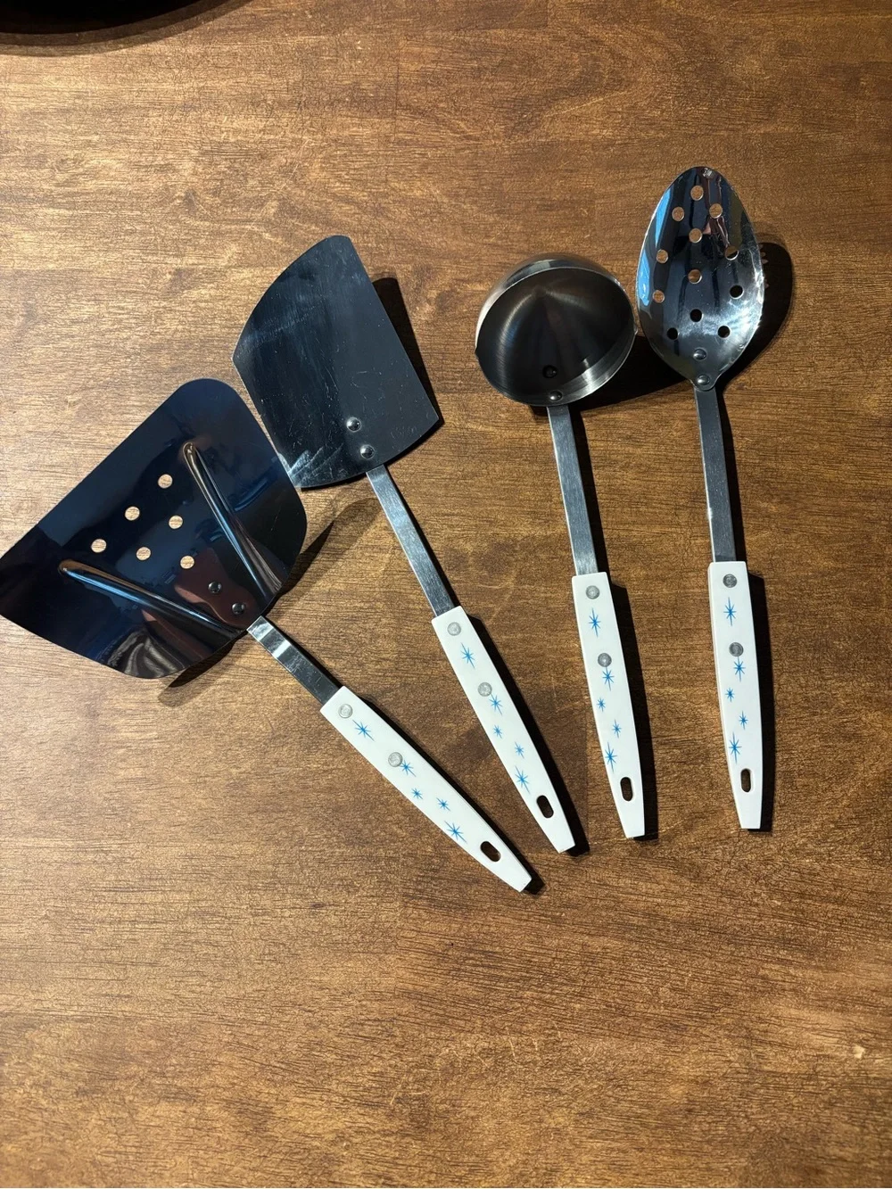 Vintage White & Blue Starburst Kitchen Utensil Set - 4 Piece